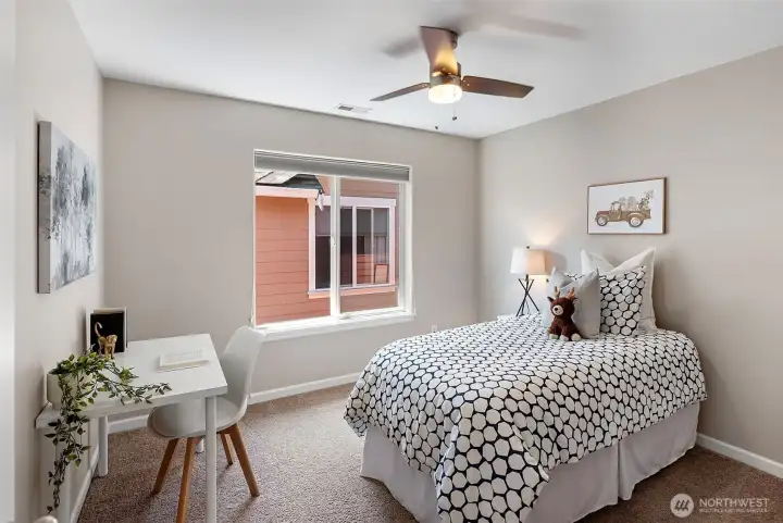Bedroom (2 of 4).