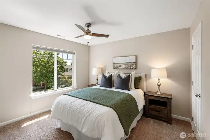 Bedroom (3 of 4).