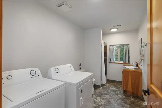 Lower level 3/4 bath and laundry