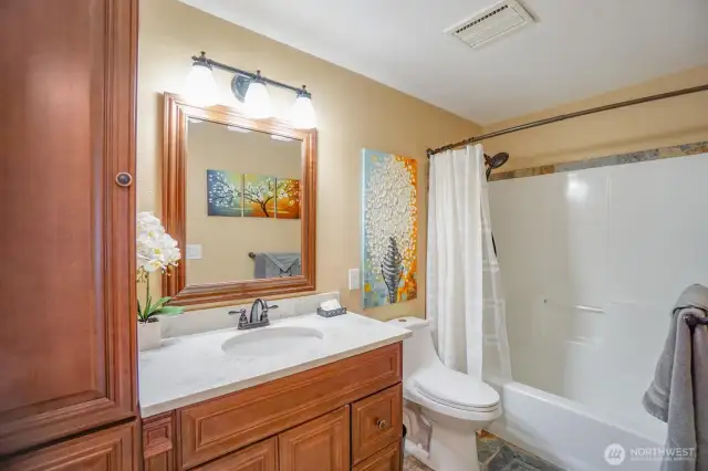 Upper Main Bathroom
