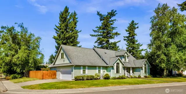 huge corner lot location