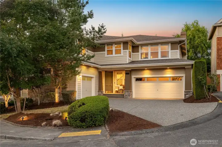 Welcome to Mondavio! Shorter commute by several minutes, minutes to DT Redmond, dining, shopping, parks, and trails. Top-rated Lake Washington schools, including the newer Clara Barton Elementary! Welcome home! This is the one you have been waiting for!