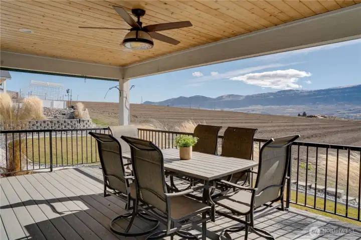 Gorgeous Covered View Deck!