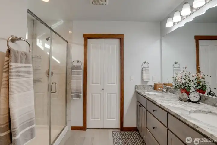 Primary Bath w/Double Sinks