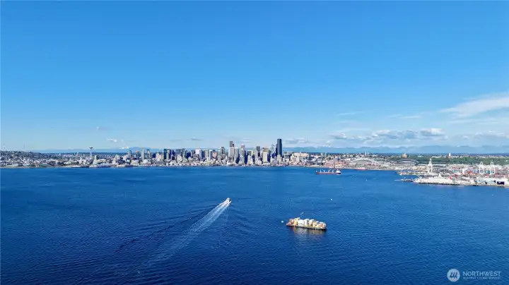 Welcome to West Seattle, the place for beaches, vibrant parks and amazing views!