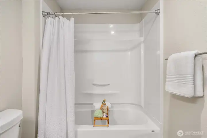 The extra deep tub is ready for a soak!