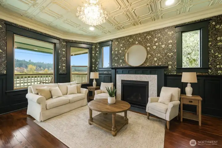 Parlor/ office area off of living room