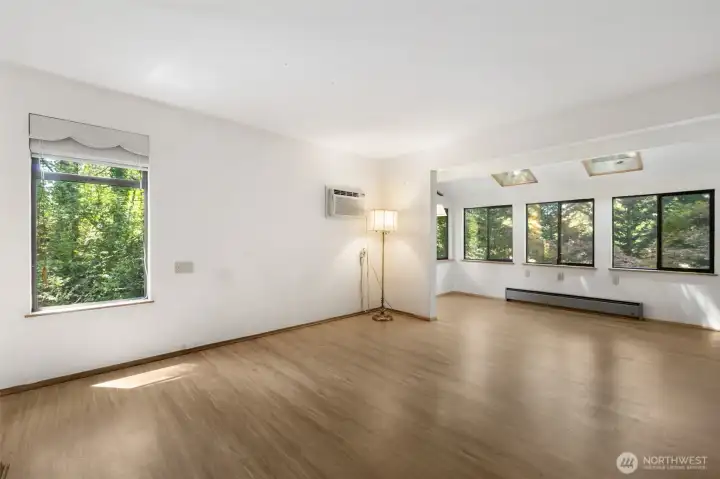 Spacious Primary Suite Spacious Primary Suite