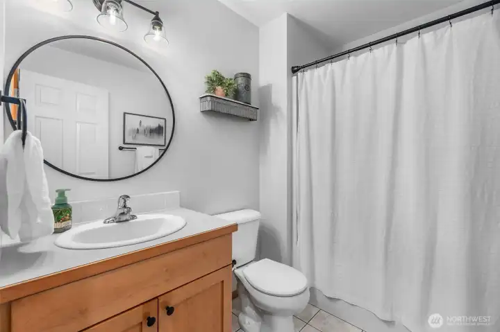 Guest Full Bath