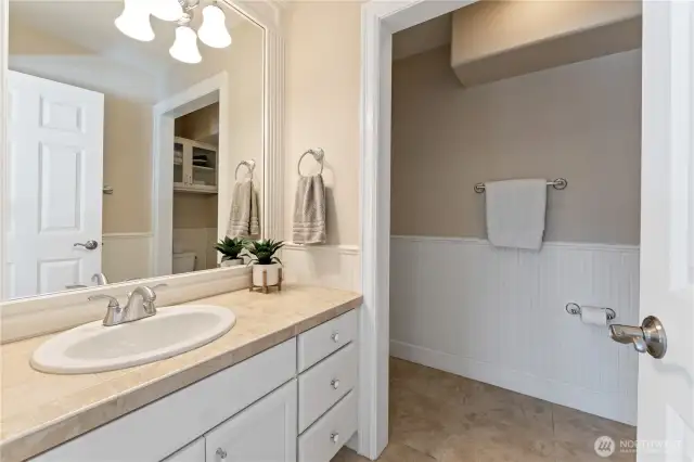Guest Bath - Main Floor
