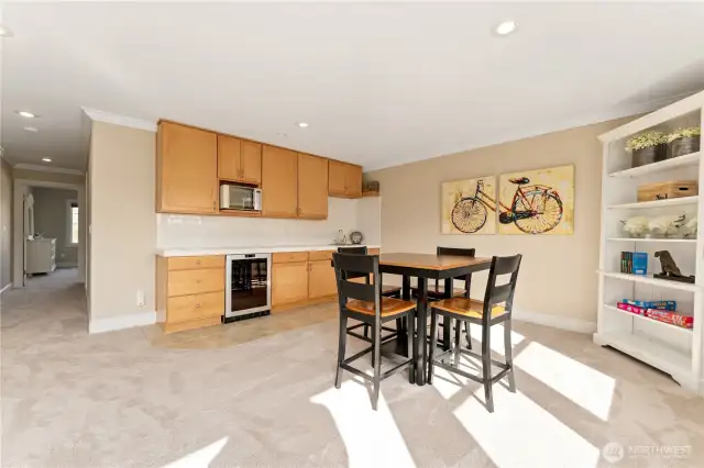 Family/Entertainment Room - Upstairs