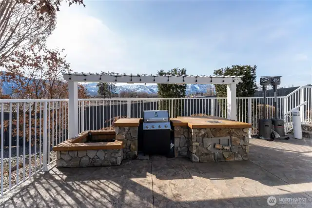 Outdoor BBQ Kitchen Area