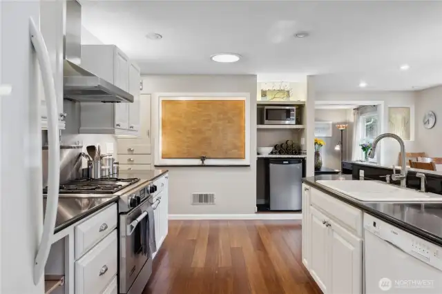 Additional space for microwave, fridge or wine cooler.