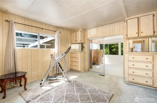 Great flex space with built in dressers
