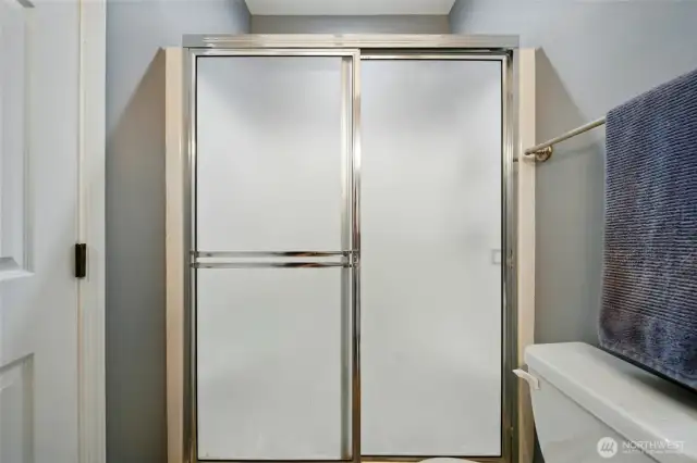 Primary bathroom w/ step-in shower