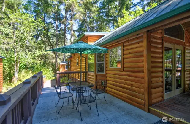 SIDE PORCH