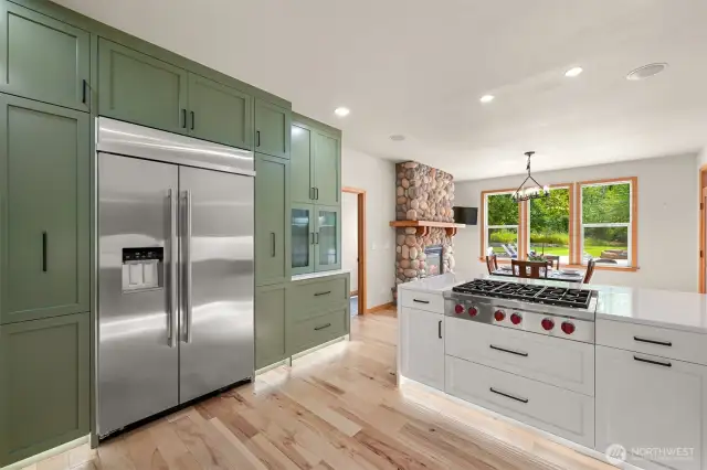 The gas wolf range has a retractable downdraft