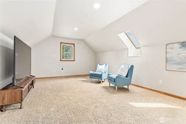Spacious bonus room upstairs