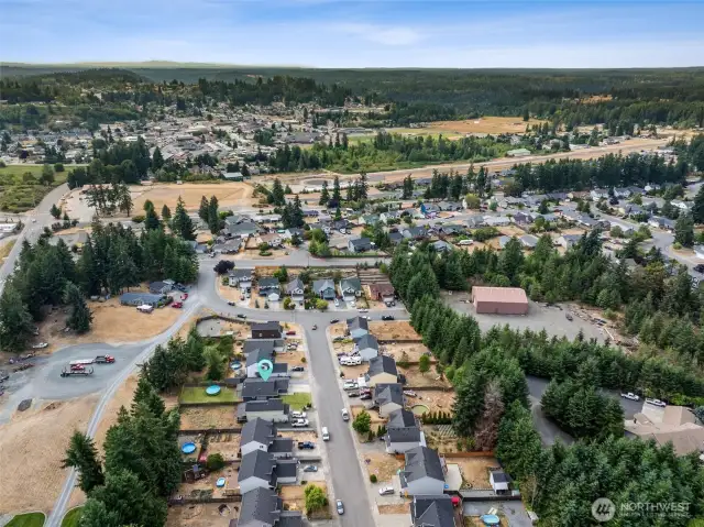 Great neighborhood, less than a mile to shopping, medical, dining, schools, etc.