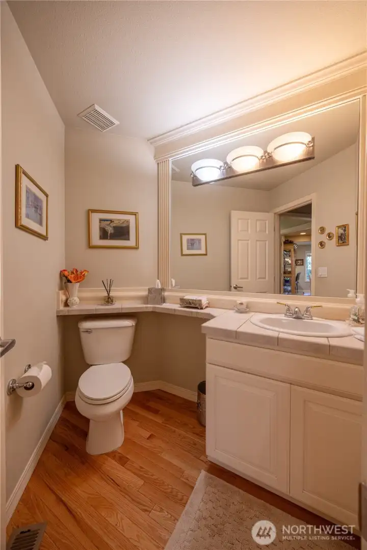 Main Floor Guest 1/2 Bath