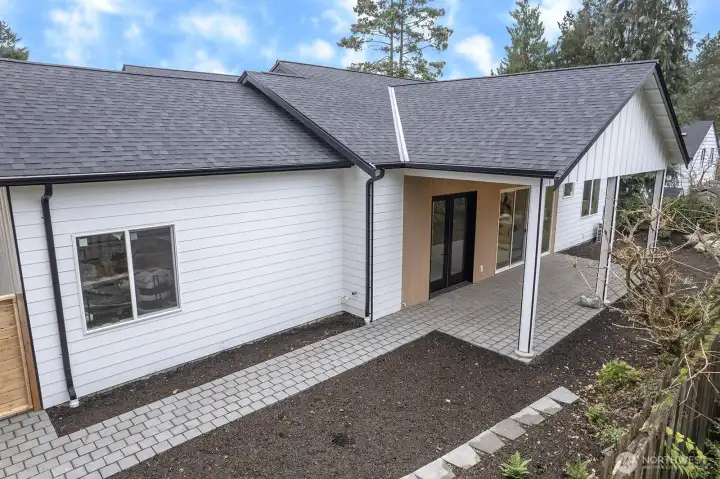 Back of the single story/DADU home.