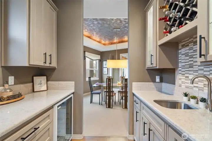 Butler's pantry, wet bar, wine cooler
