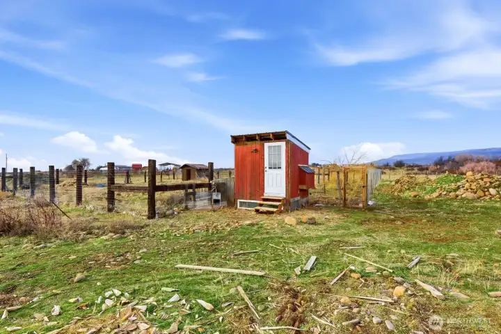 Chicken cope and large high fenced run