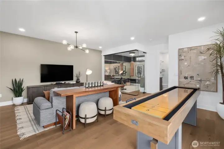 Photo for illustrational purposes only. Colors and finishes will vary.