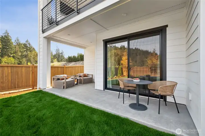 Photo for illustrational purposes only. Colors and finishes will vary.