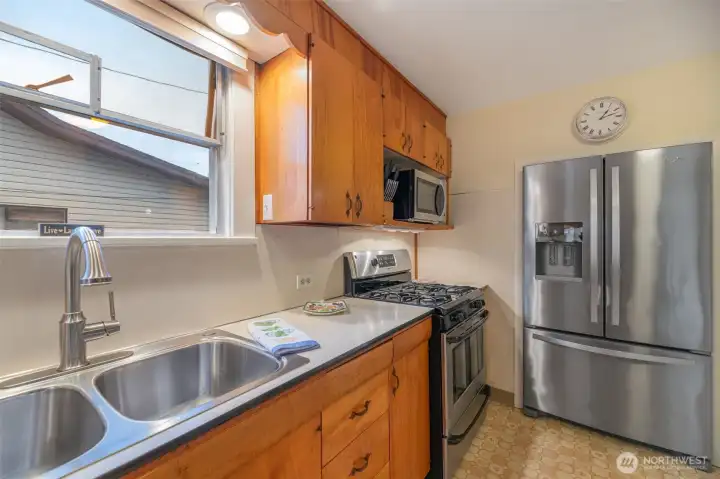 Great space to prepare your favorite meals.