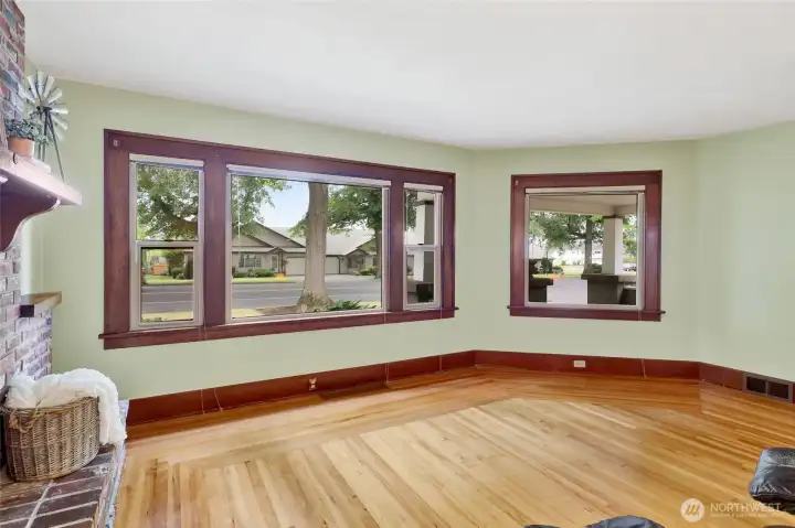 Sip hot chocolate or coffee by the warmth of the fireplace while enjoying a front row seat to the Lynden Lighted Christmas Parade right through your windows each winter.