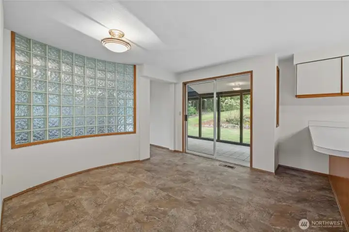 Kitchen eating space
