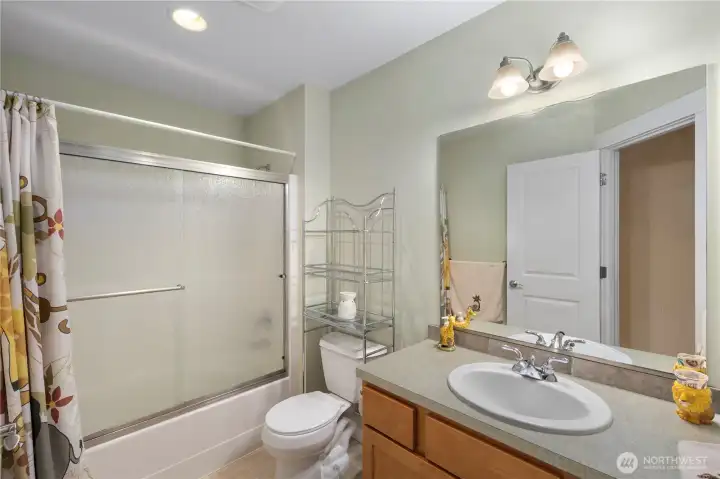guest bath upstairs