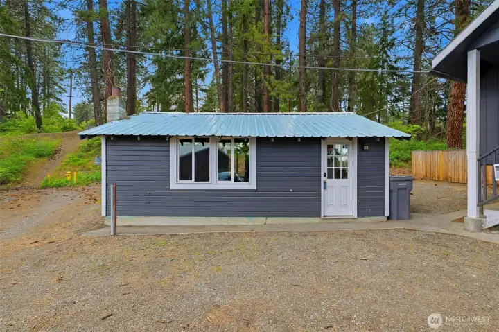 Great detached garage!