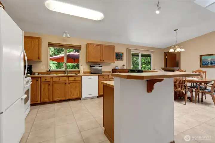 Kitchen with breakfast bar on the island