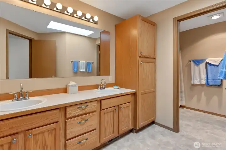 Primary bath