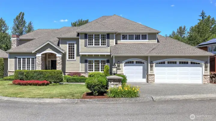 Custom quality crafted Home in the Eltovar neighborhood in the heart of Sammamish, ideally situated on cul de sac. Custom quality crafted Home in the Eltovar neighborhood in the heart of Sammamish, ideally situated on cul de sac.