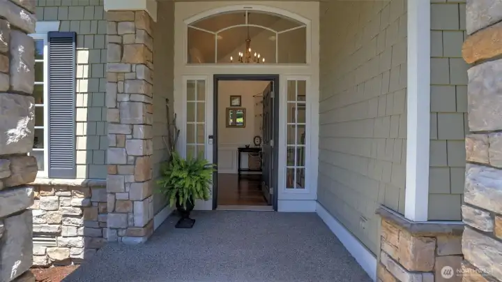 Welcome to this impeccably maintained Boitano Construction built resale home Welcome to this impeccably maintained Boitano Construction built resale home
