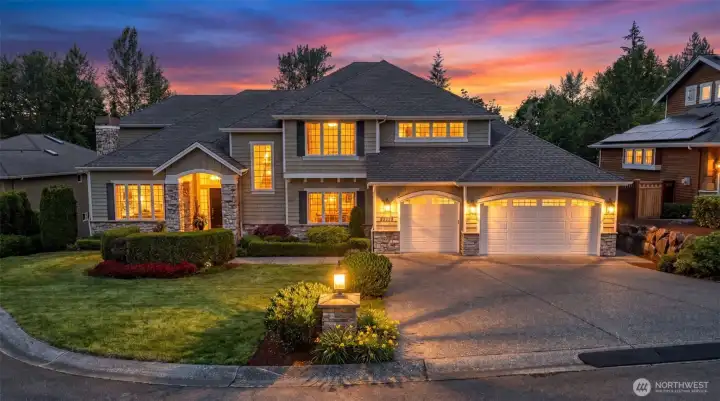 Conveniently located near all that Sammamish has to offer: the Plateau Golf club, Soaring Eagle park, farmer’s market at City Hall, Met Market, restaurants and more! Conveniently located near all that Sammamish has to offer: the Plateau Golf club, Soaring Eagle park, farmer’s market at City Hall, Met Market, restaurants and more!