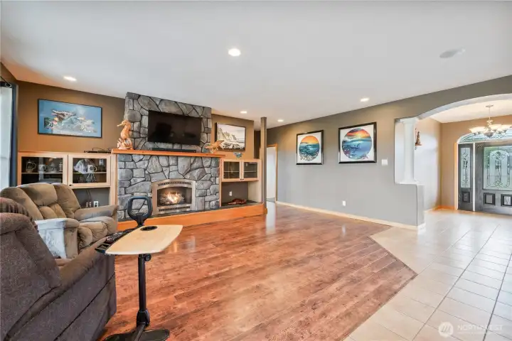 Living Room W/Hardwood Floors Living Room W/Hardwood Floors