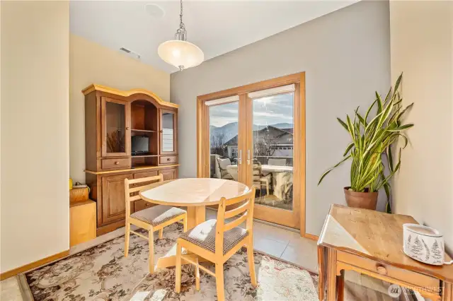 Nook dining of Kitchen with Mountain Views