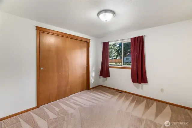 2nd bedroom