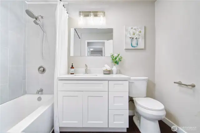 Full Hall Bath