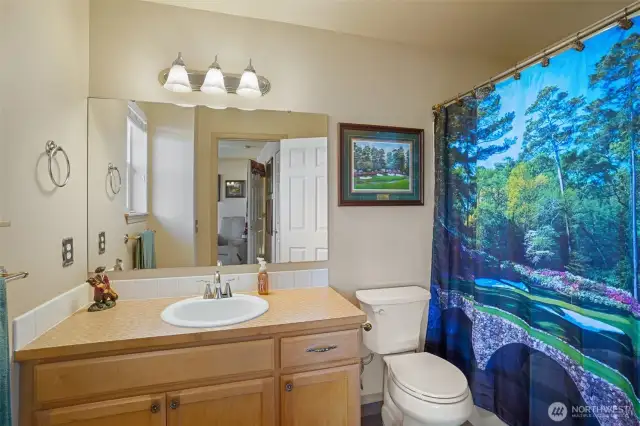 Bath off secondary suite