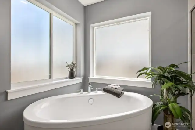 Photos are for representation only.  Features, colors and selections may differ from photograph. See site agent for details.