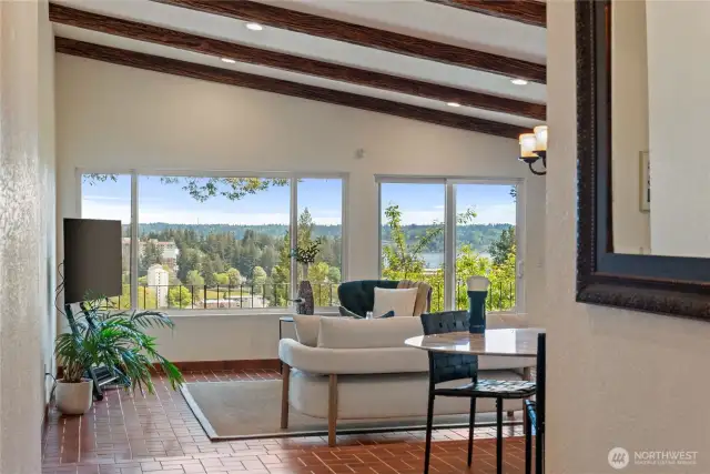 Spacious entry immediately showcases the views.