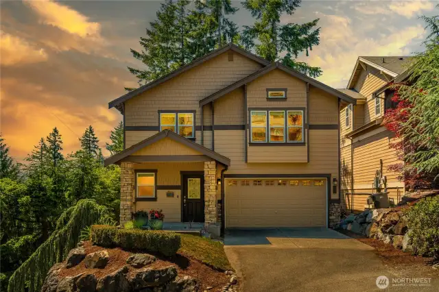 Welcome Home! Come enjoy beautiful sunsets at this extraordinary Pacific NW home