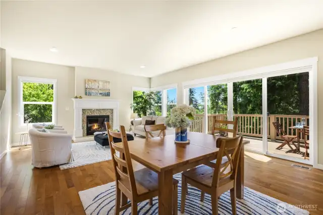 Sliding doors create indoor/outdoor entertainment space