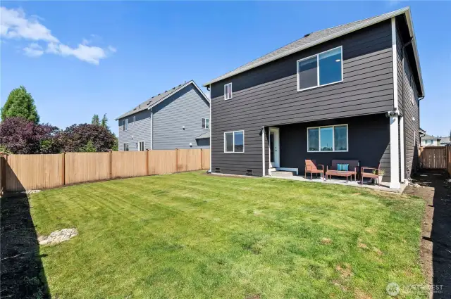 Perfectly sized backyard for all your needs