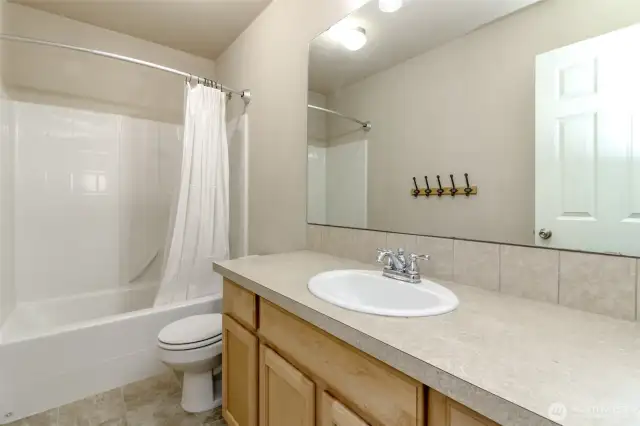 Upstairs full bath